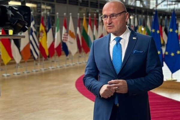 Radman’dan Moldova Dışişleri Bakanı Popșoi’ye tebrik Hırvatistan Dışişleri Bakanı Radman, Moldova Cumhuriyeti Başbakan Yardımcısı ve Dışişleri